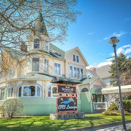 M&M Victorian Bed And Breakfast Marinette Exterior photo